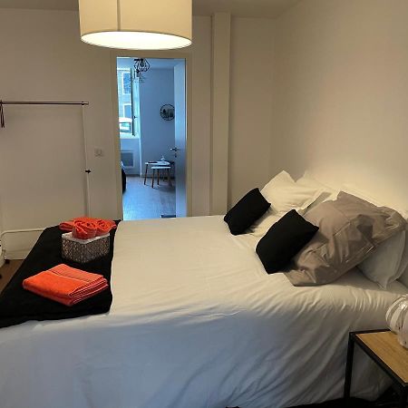 T1 bis 35 m2 lit queen size tout équipé Pau Extérieur photo