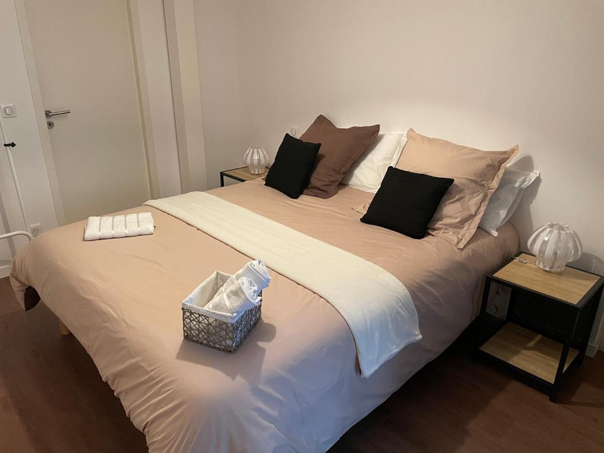 T1 bis 35 m2 lit queen size tout équipé Pau Extérieur photo